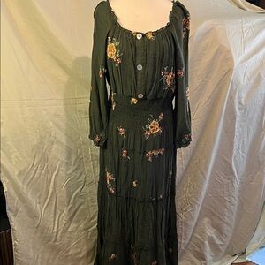 Fig and Flower Dark Green Floral Long Sleeve Dress